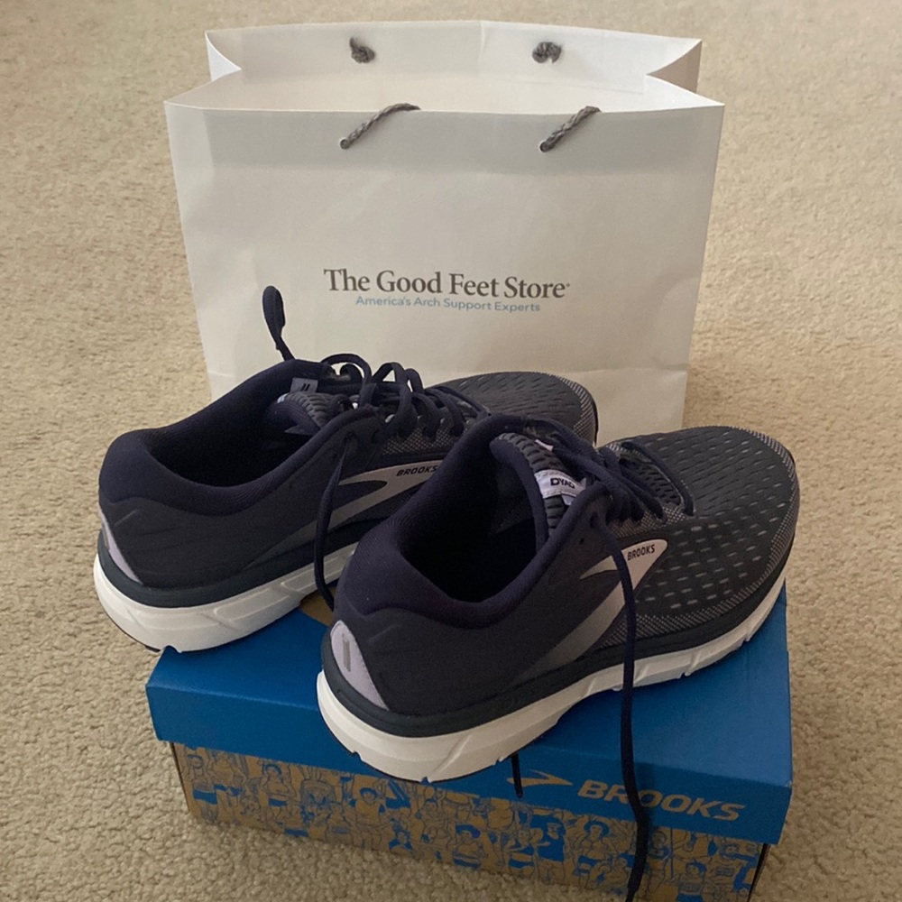 Size 7 Wide (USA) Brooks Dyad 11 Shoes BRAND NEW, Never worn!
